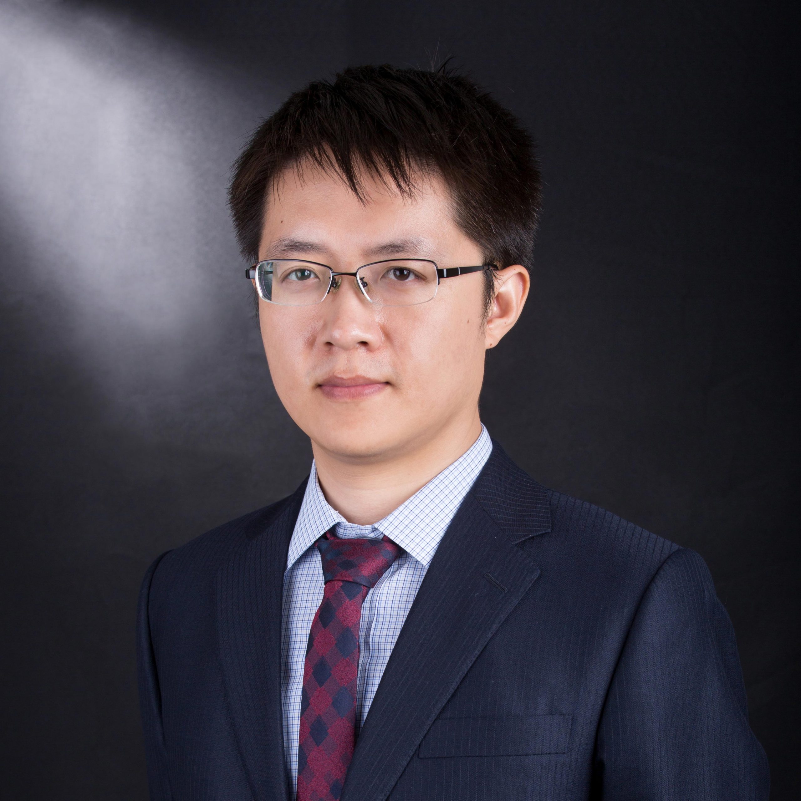 Dr. Jingqi Wang receives Faculty Outstanding Researcher Award 2019-20