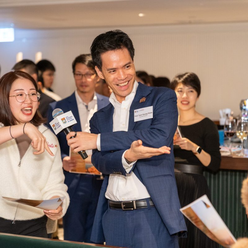 Alumni Christmas Drinks: A Night of Reconnections and Festivities