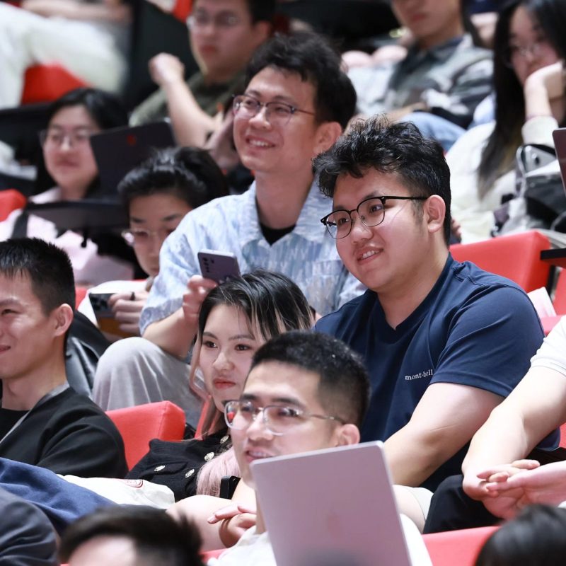 港大經管學院領袖企業家講壇系列2025年第三講 – 通用人工智能的技術發展和典型應用