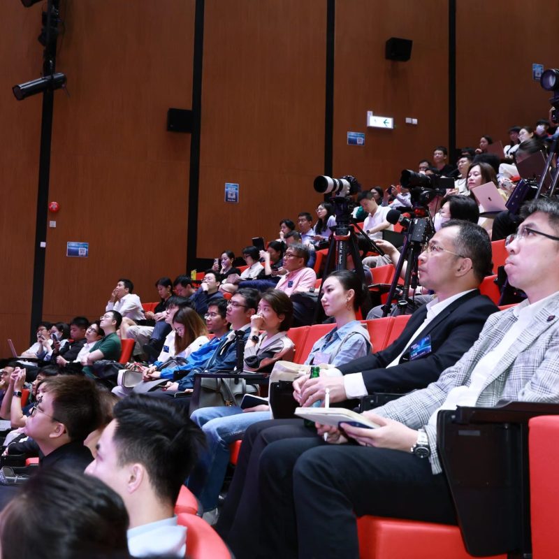 港大經管學院領袖企業家講壇系列2025年第三講 – 通用人工智能的技術發展和典型應用