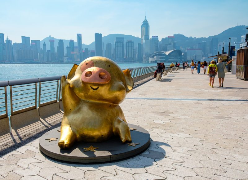 How Can Hong Kong Retailers Survive the Surge of Mainland E-commerce?