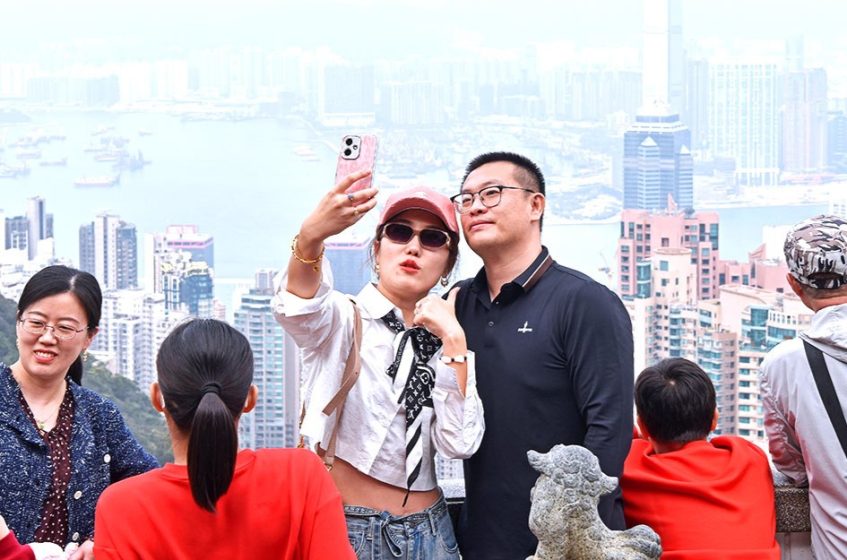 Critical Juncture of the Third Economic Transformation: The Four Pillar Industries