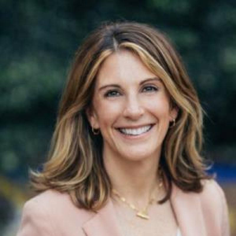 Team Hierarchical Adaptability: Benefits For Team Coordination And Performance