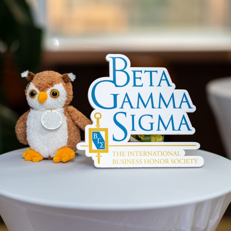 A Legacy of Excellence Continues: Beta Gamma Sigma HKU Chapter Inducts Over 100 Outstanding Scholars