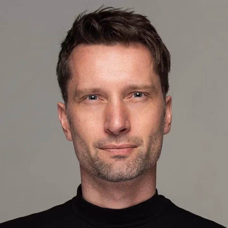 Emergent properties in Large Language Models
