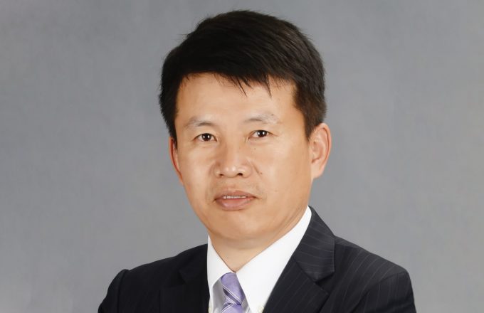 師承史丹福諾貝爾獎經濟學家 重視理論對社會的影響